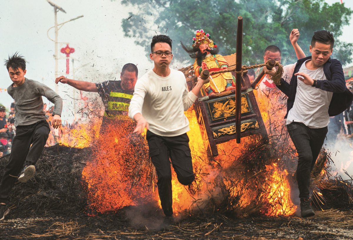 folk religious parade china, Guangzhou photographer Huang Ruide