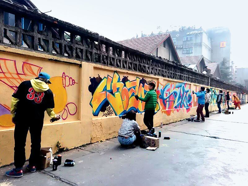 Still Writin’ organizes collaborative graffiti events around Chengdu