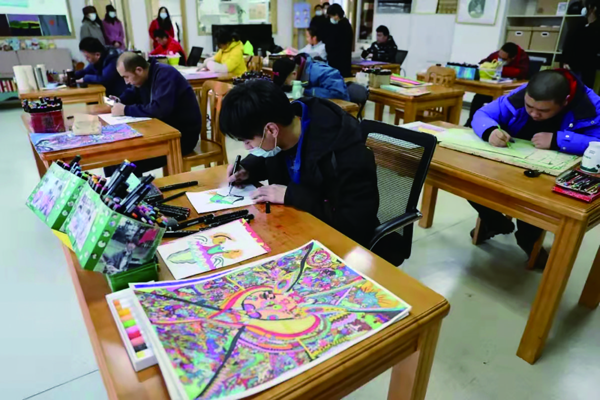 Artists working in Nanjing Outsider Art Studio