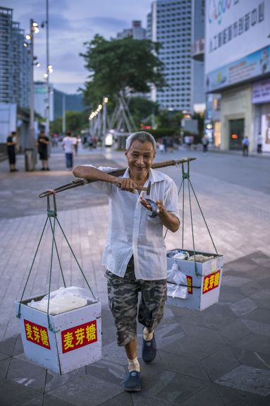 malt candy vendor in Shenzhen, china