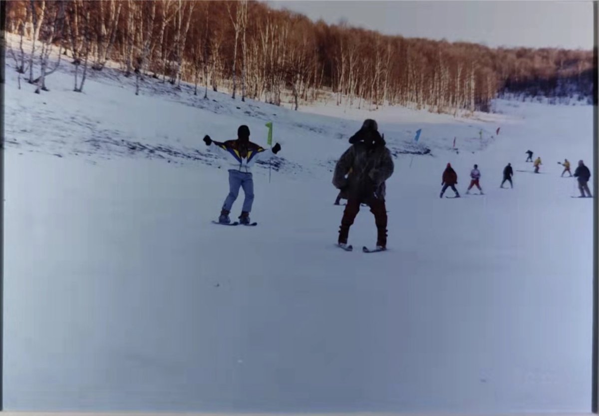 Like a scene from Lin Hai Xue Yuan