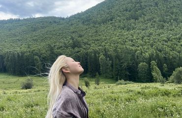 Taking in Altay air