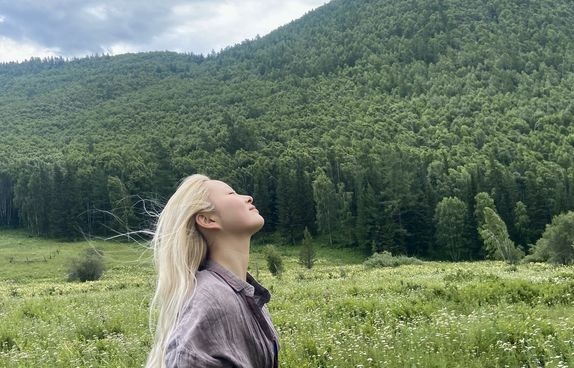 Taking in Altay air
