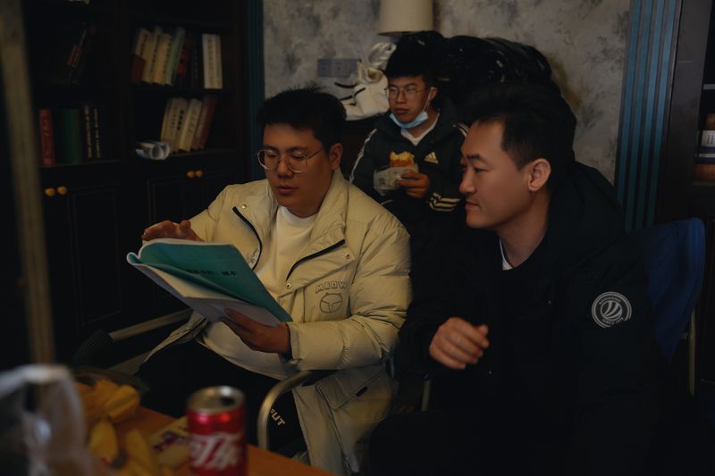 Li Yunming and his team working on a micro-drama about love and hatred set in the Republic era  last December in Hengdian
