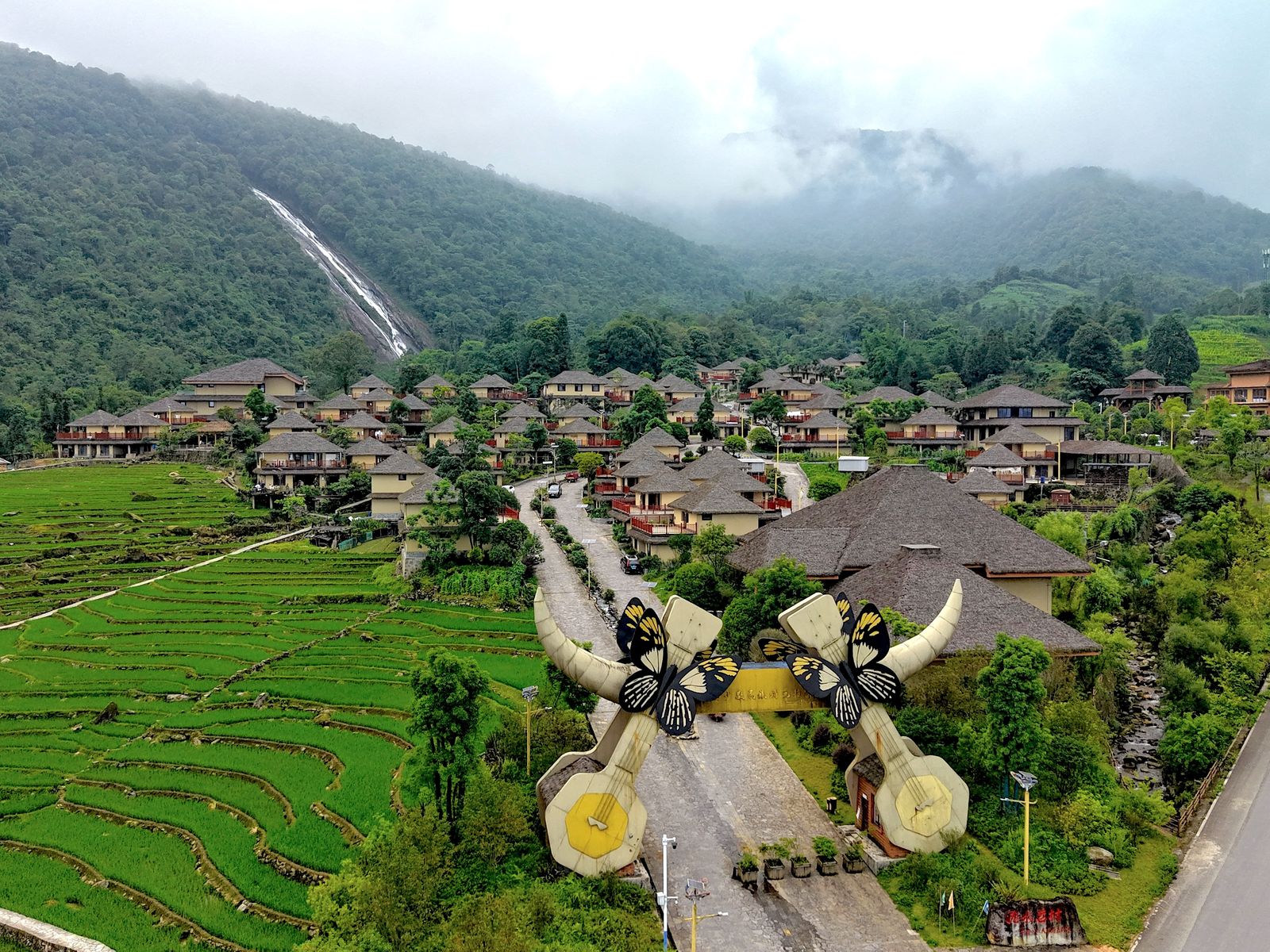 Entrance to Biaoshuiyan Village in Jinping County