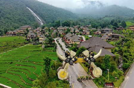 Entrance to Biaoshuiyan Village in Jinping County