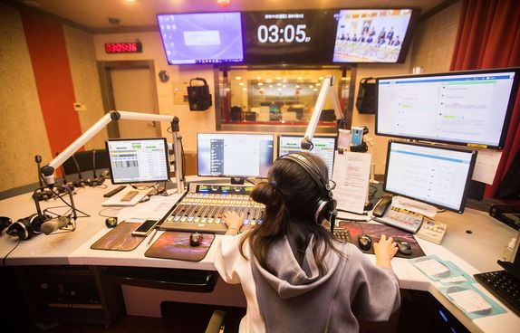 Chinese radio station listenership decline