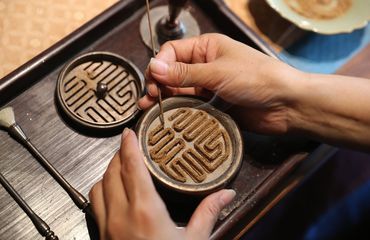 Traditional Chinese seal script incense_VCG111345929653