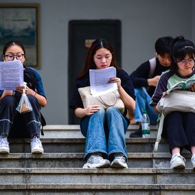 Chinese students preparing for the bar exam