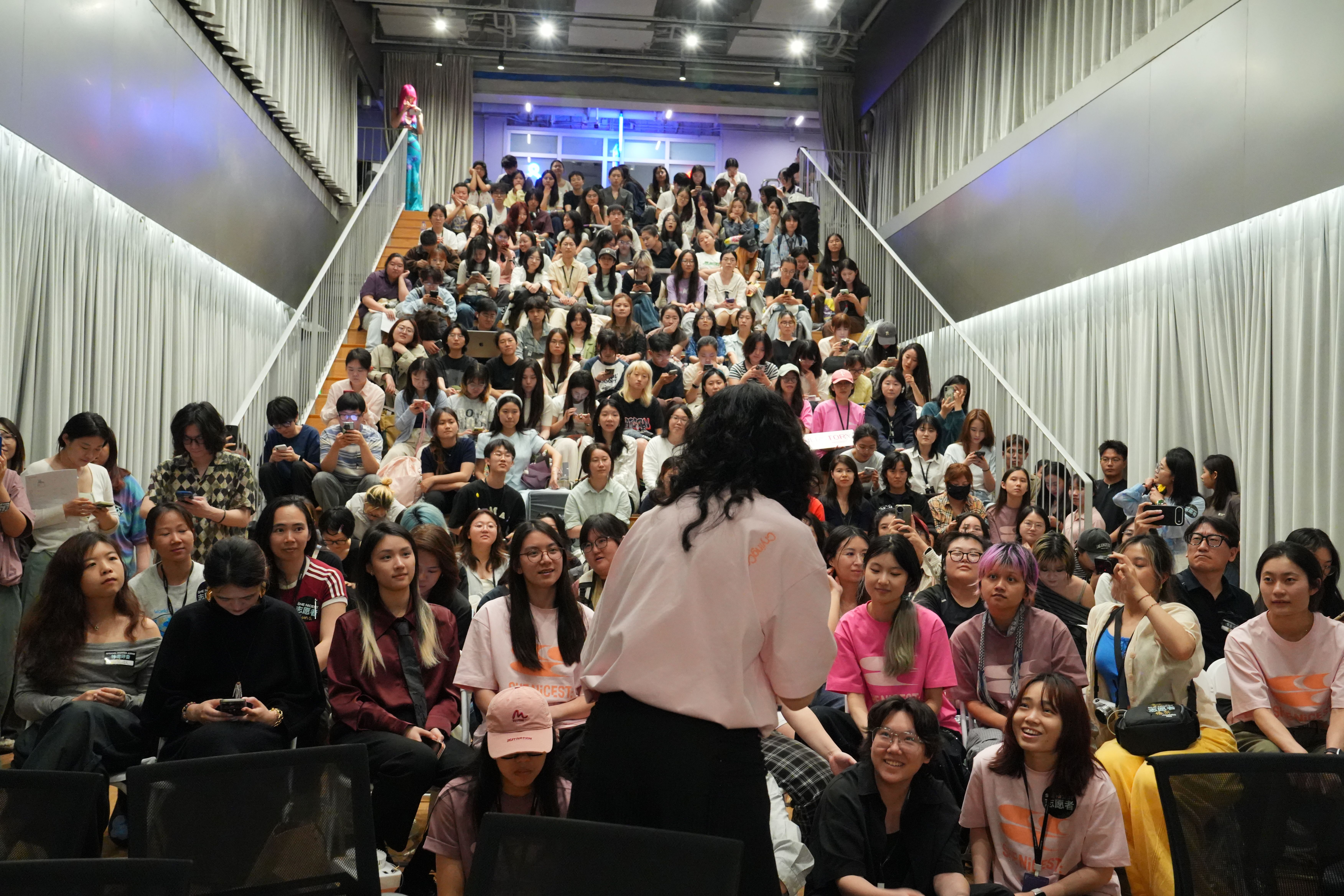 When Chinese Women Dominate a Tech Scene