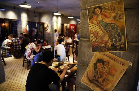 Customers eating Shanghai cuisine