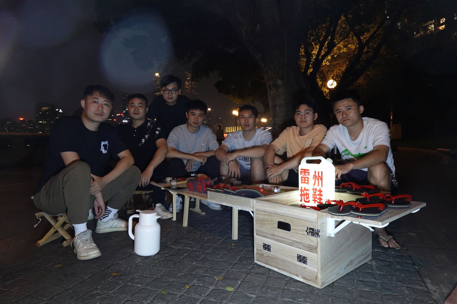 Guo once encountered a child wearing Leizhou slippers (not pictured) near his stall who borrowed 50 yuan from him—and never paid it back