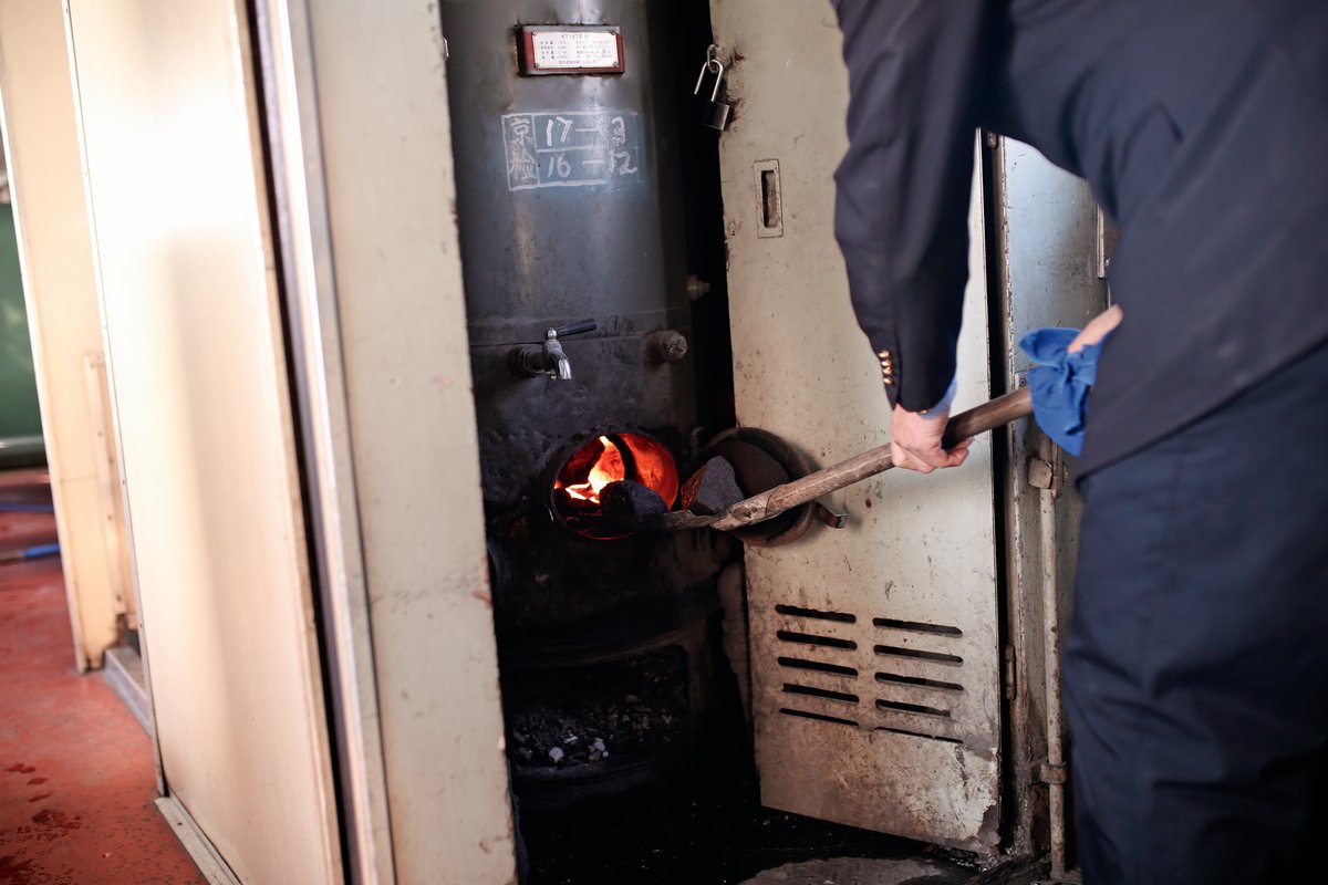 Chinese trains, coal stoves, train passengers