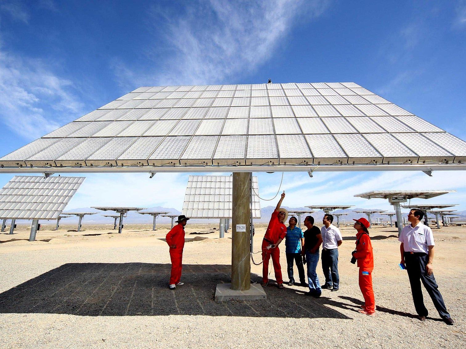 Hami_Solar_power_plant_Xinjiang_VCG11431196839