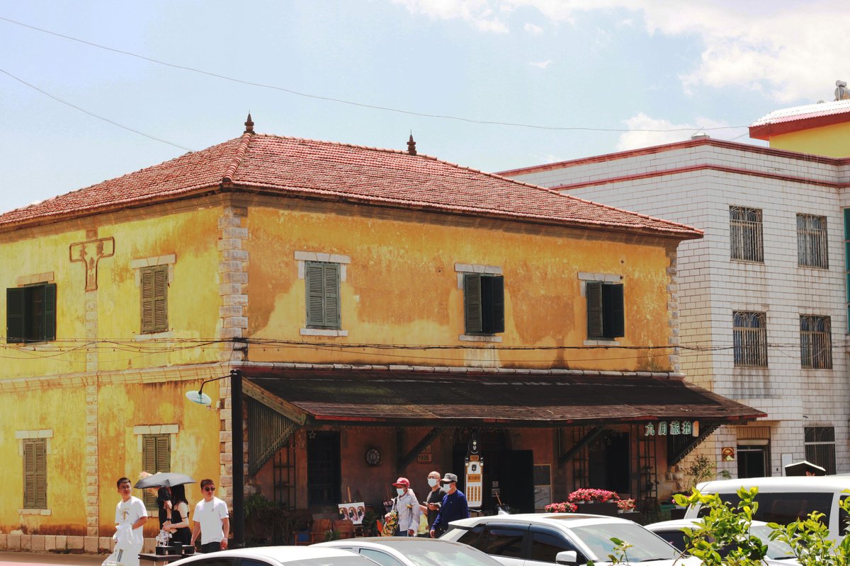 An old station building at Jianshui