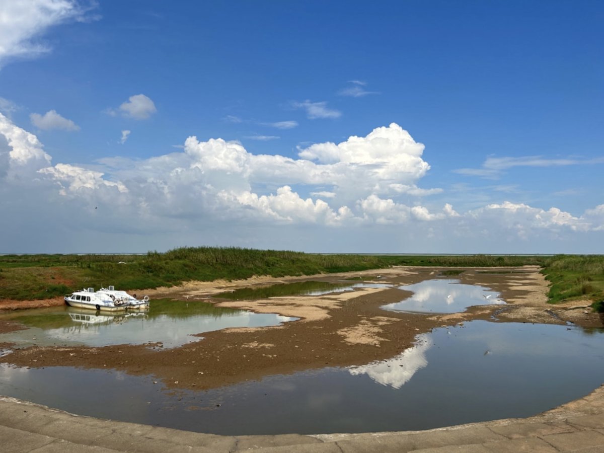 An abnormally dry sub-lake in Nanji in August. Severe drought brought a premature end to the wet season this year