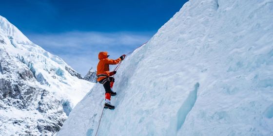 Climbing up to everest