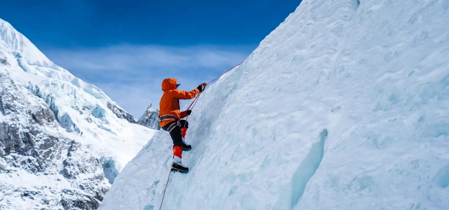 Climbing up to everest