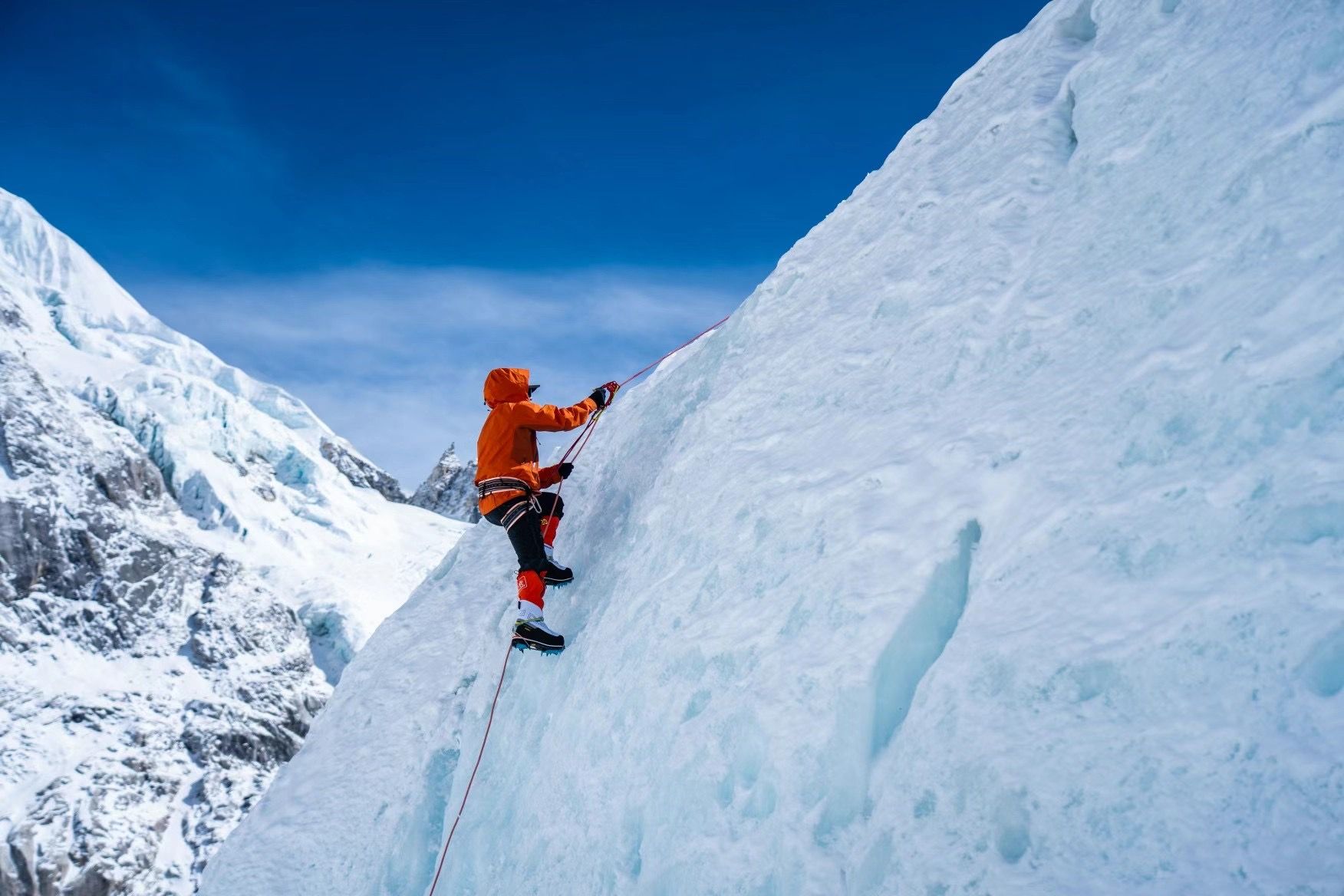 Deadly Summit Stories Of Chinese Everest Climbers The World Of Chinese