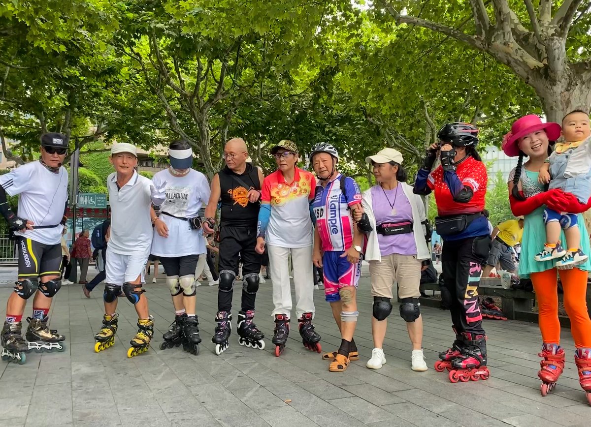 elderly, rollerskating, sports