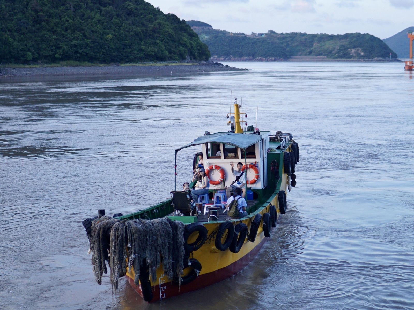 Young "island hoppers" on their way to one of the 2085 islands