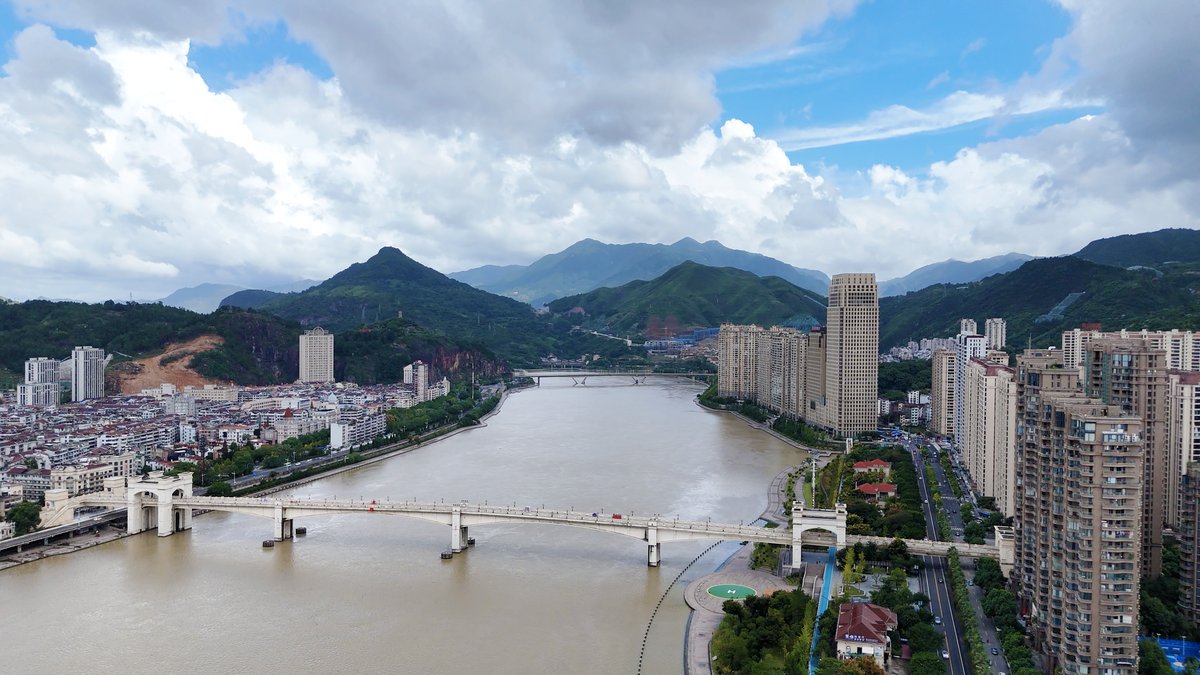 Oujiang River, Qingtian real estate