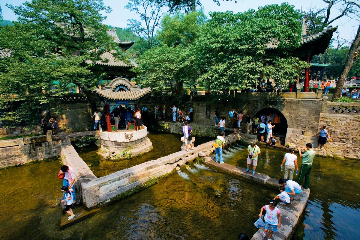 The source of the Jin River, Nanlao Spring is a lovely spot for visitors