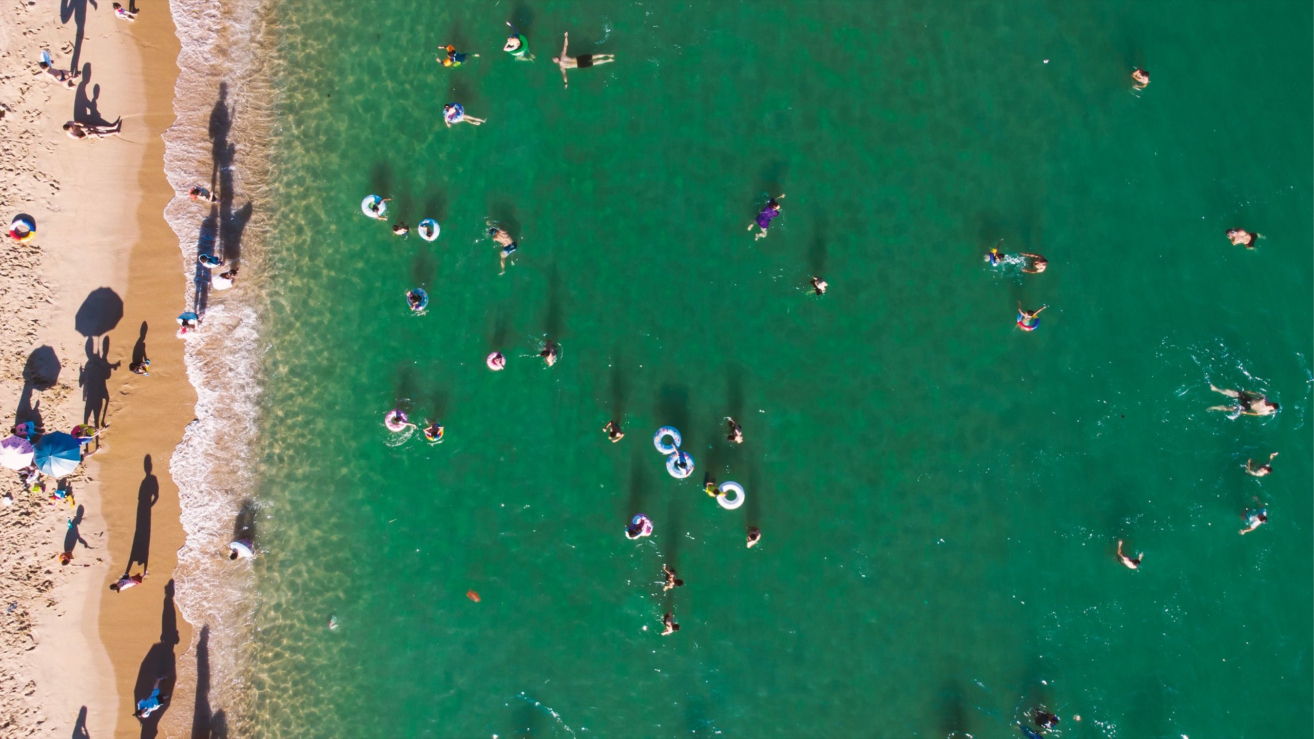 These Beautiful Photos Show How China Spends Its Summers By The Beach these-beautiful-photos-show-how-china-spends-its-summers-by-the-beach
