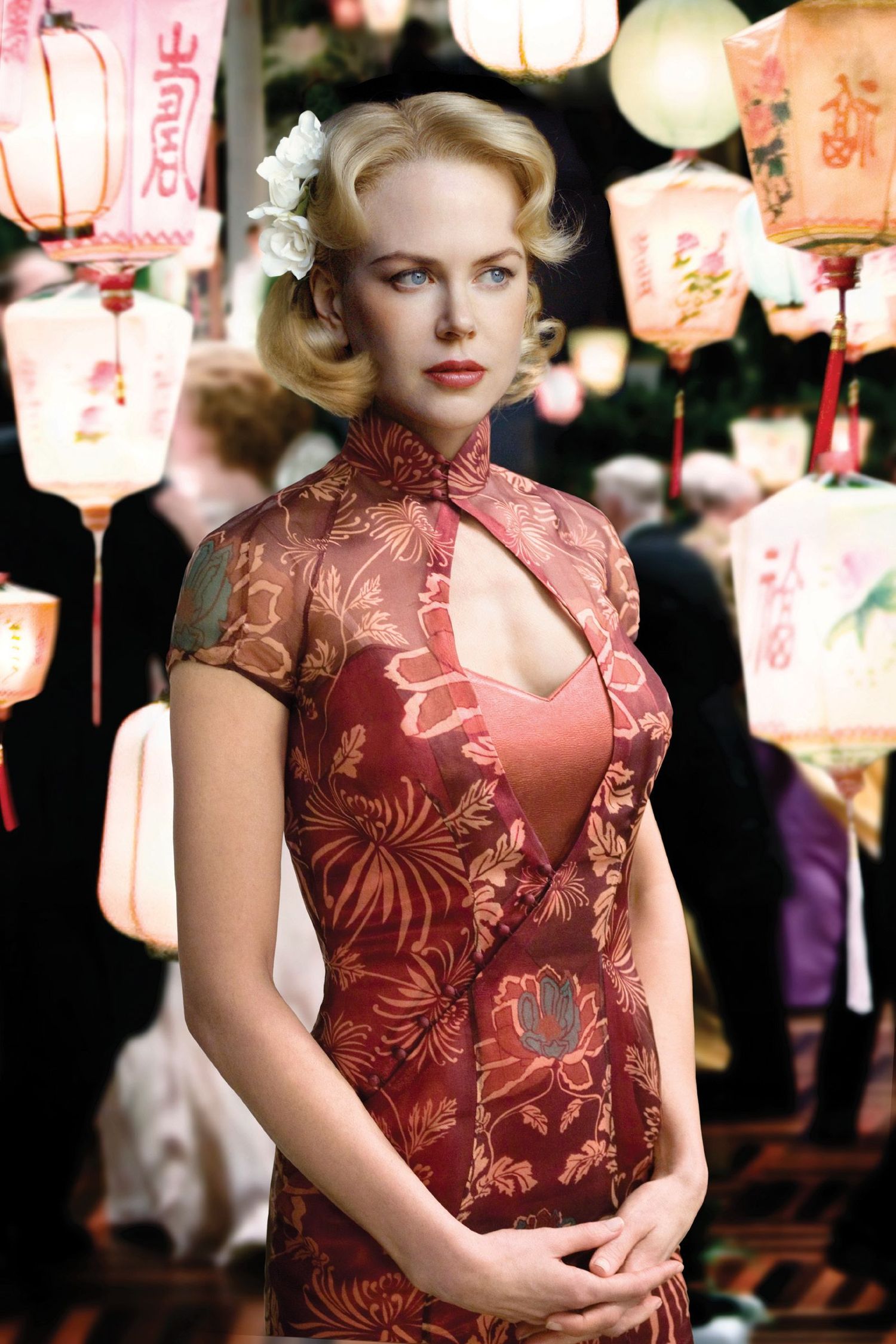 Nicole Kidman wore several qipao-style dresses in the 2008 film Australia, despite playing an English aristocrat in a story set in Australia on the eve of World War II—a choice that seems somewhat dis