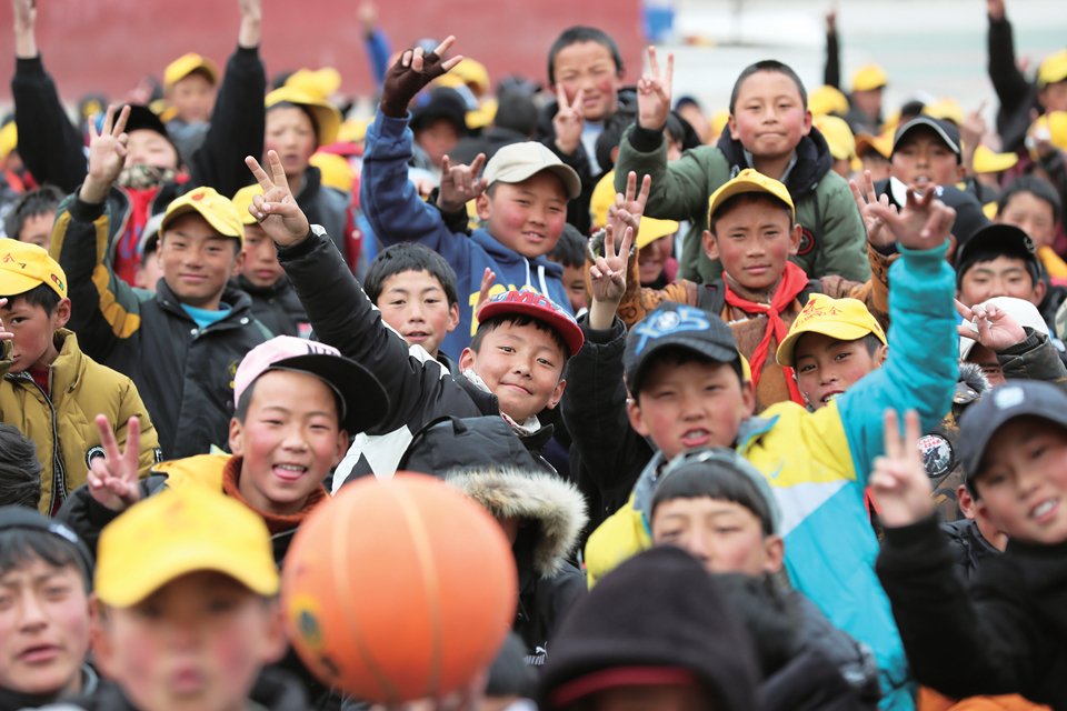 A primary school in Biru county, TAR, was built with the support of its partner city Ningbo in eastern China