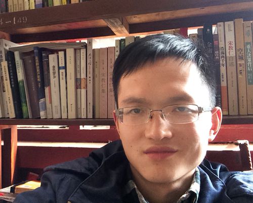 Jiang Zijian (姜子健) Journalist, entrepreneur, and screenwriter, Jiang Zijian describes himself as an “non-periodic floating person” who has lived in many cities. He currently resides in Changsha, Hunan province. He has published a short story collection on Douban, but mainly writes non-fiction.