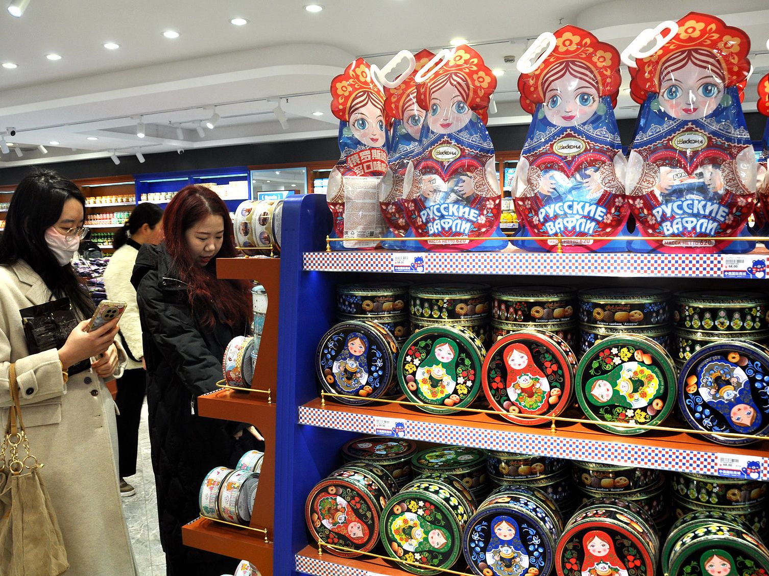 Russian shop Shanghai_VCG111536856026