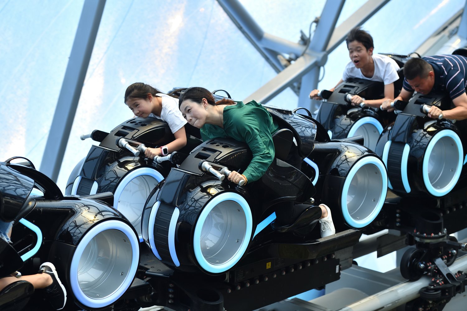 A Roller Coaster Enthusiast in China’s Sparse Thrill Scene