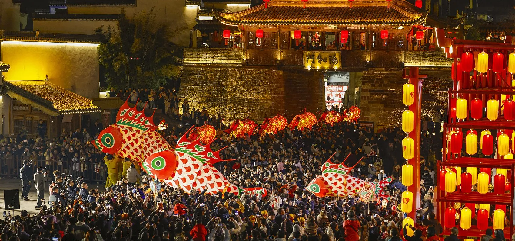 Shexia, Anhui, Chinese New Year escape_VCG111619190247