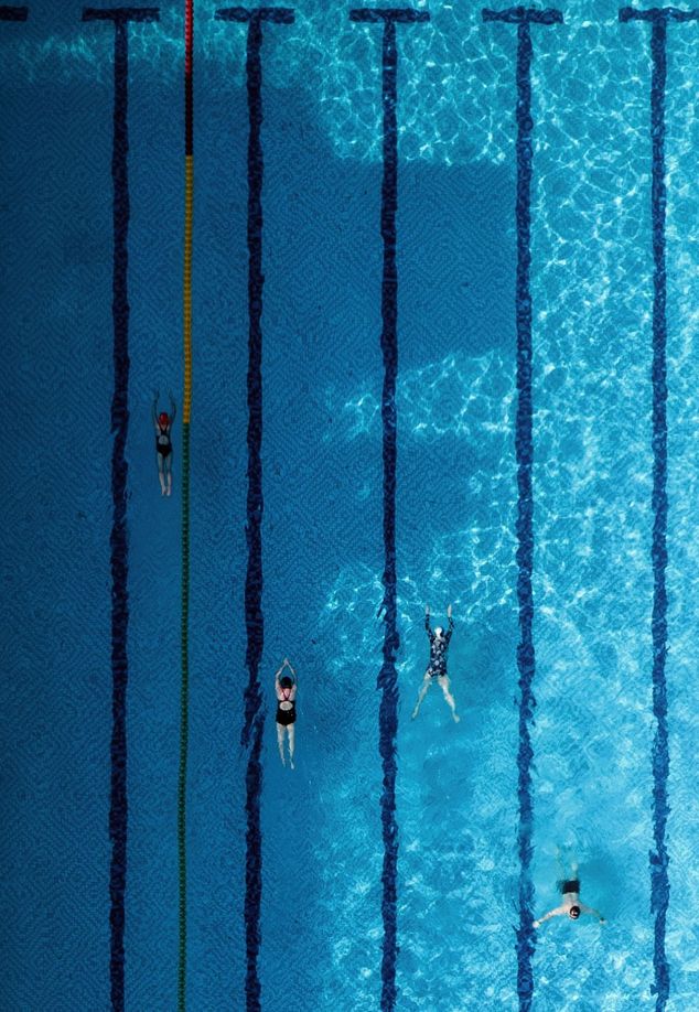 Wuhan University, swimming pool, summer heat
