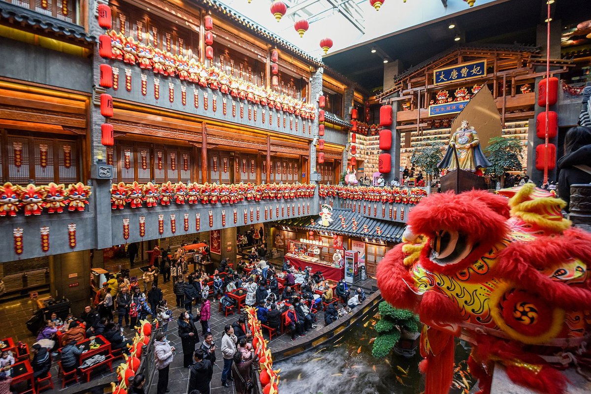 Officially named the Tangshan Diet Culture Museum, the Tangshan Feast opened in late 2018. Its indoor space, covering over 30,000 square meters, Chinese intangible cultural heritage commercialization