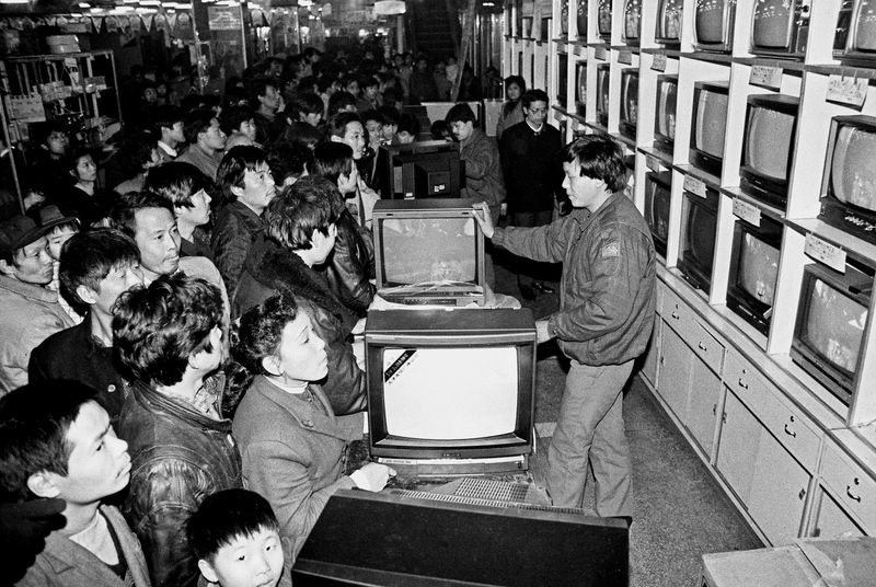 Shoppers in Wuhan lining up to buy television sets before the Lunar New Year in 1988 in order to watch the Gala at home