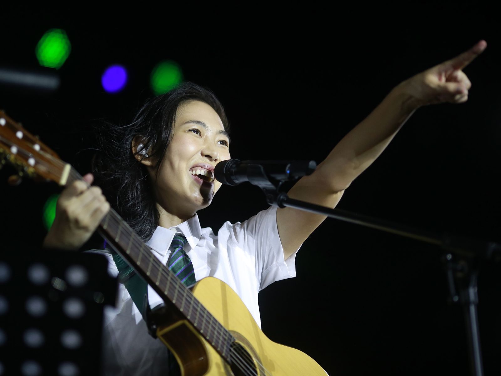 Joanna Wang playing at a concert