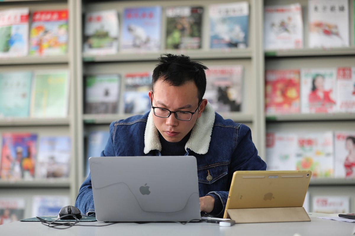 A PhD student’s academic achievements are often assessed by the number of articles they have published in authoritative journals and how frequently their work is cited