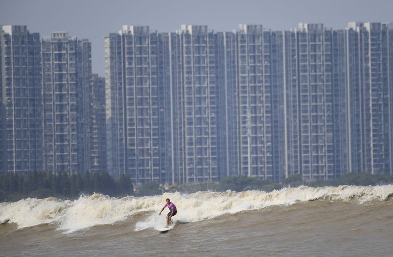 A surfer in Hangzhou, Zhejiang