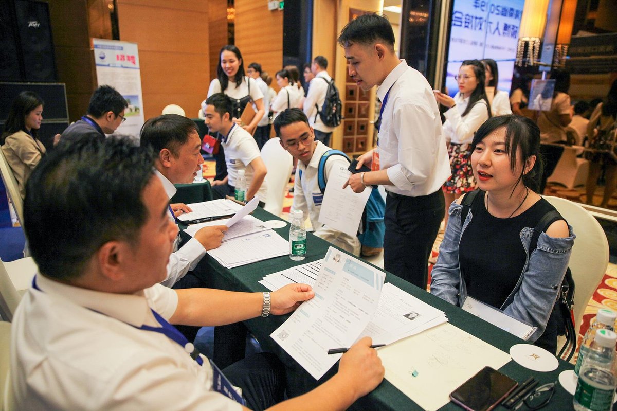 Young scholars may find more job opportunities outside the fierce competition of first-tier cities, as provinces like Hainan launch recruitment programs specifically aimed at postgraduate students to