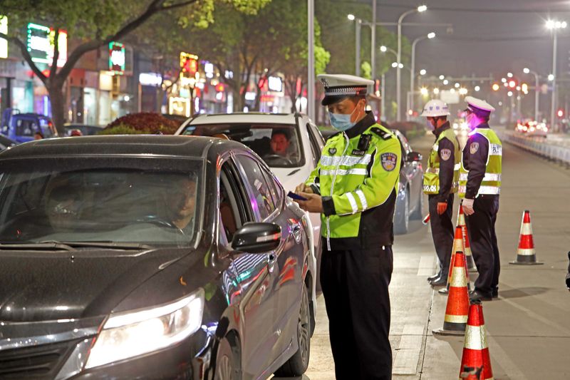 police checking drunk driving