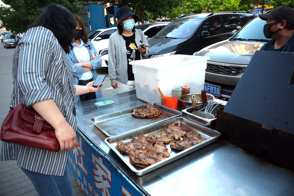 Locals purchasing jijia on the streets of Shenyang during Covid-19 in 2021