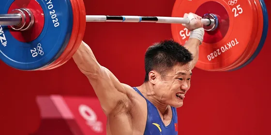 Chinese Olympic weightlifter Lü Xiaojun