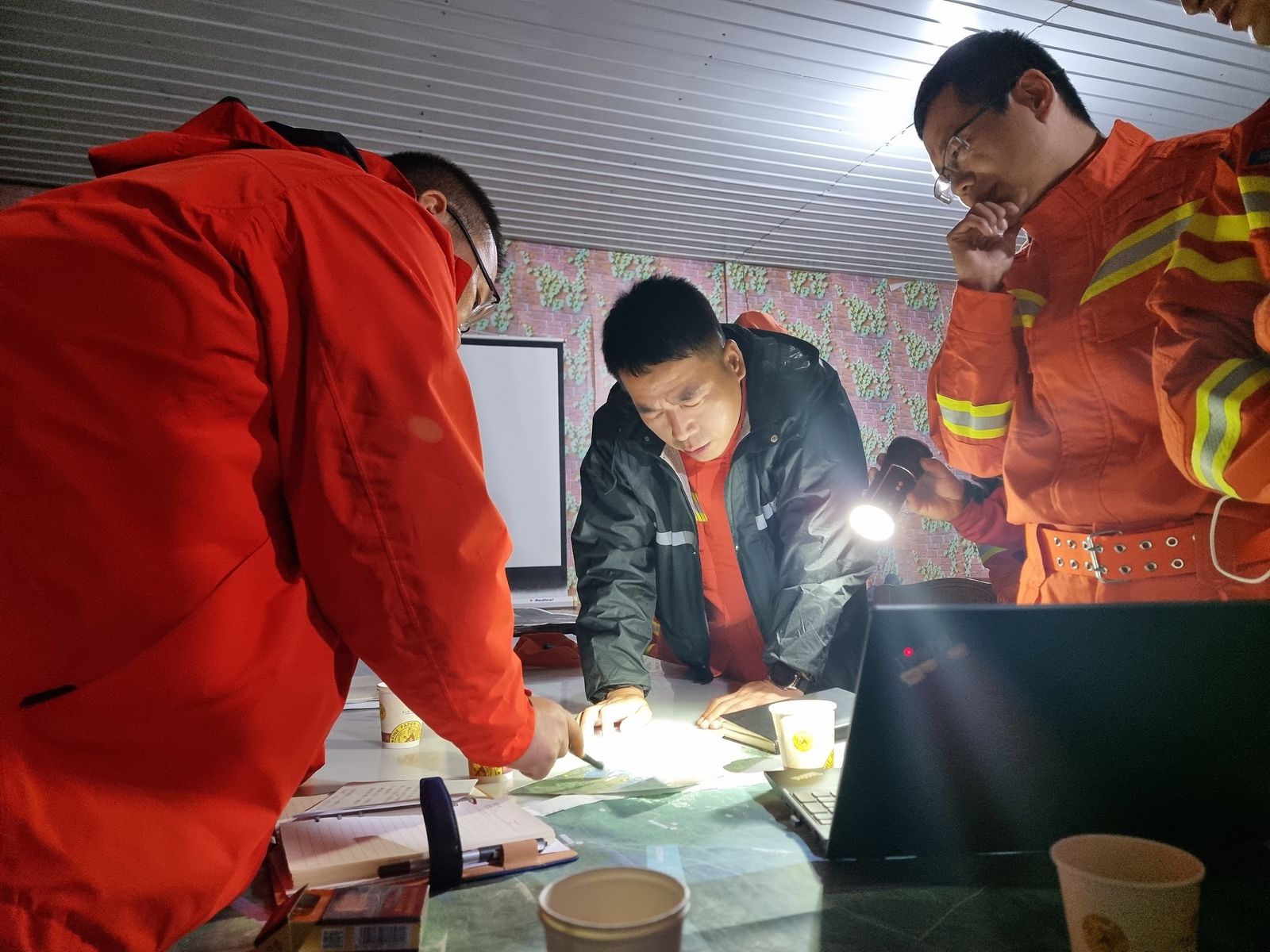 Missing Yunnan geologists