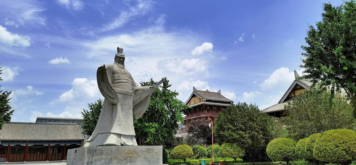 Cao Cao’s statue stands in a square in the middle of Xuchang’s old town