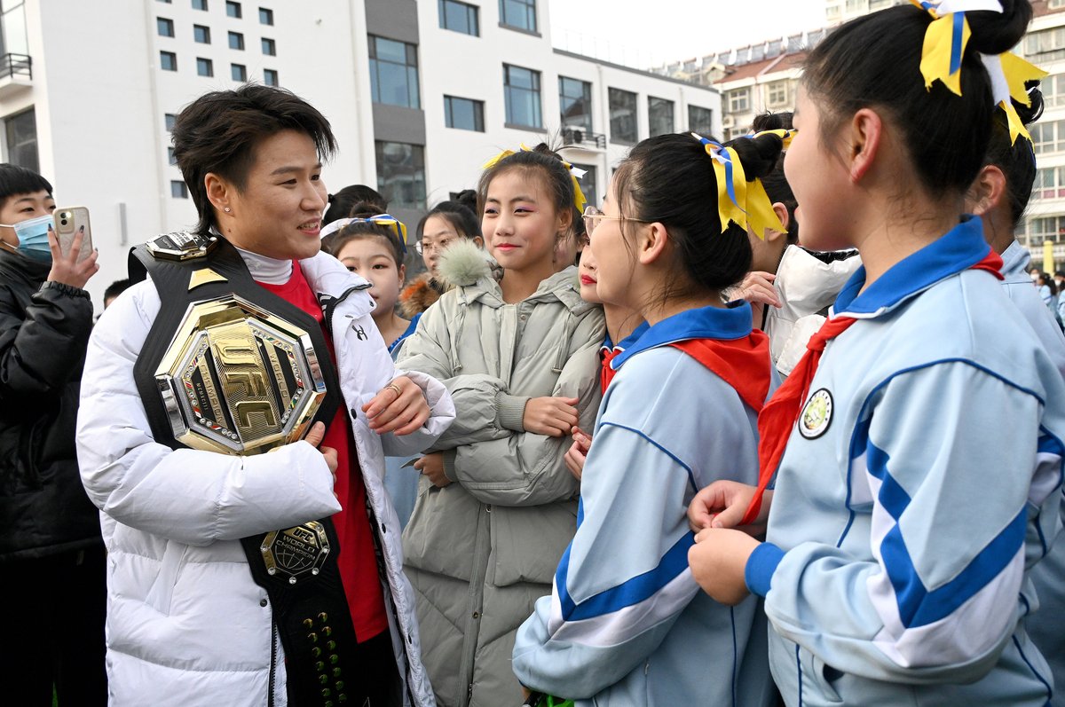 Zhang Weili visiting Hebei province