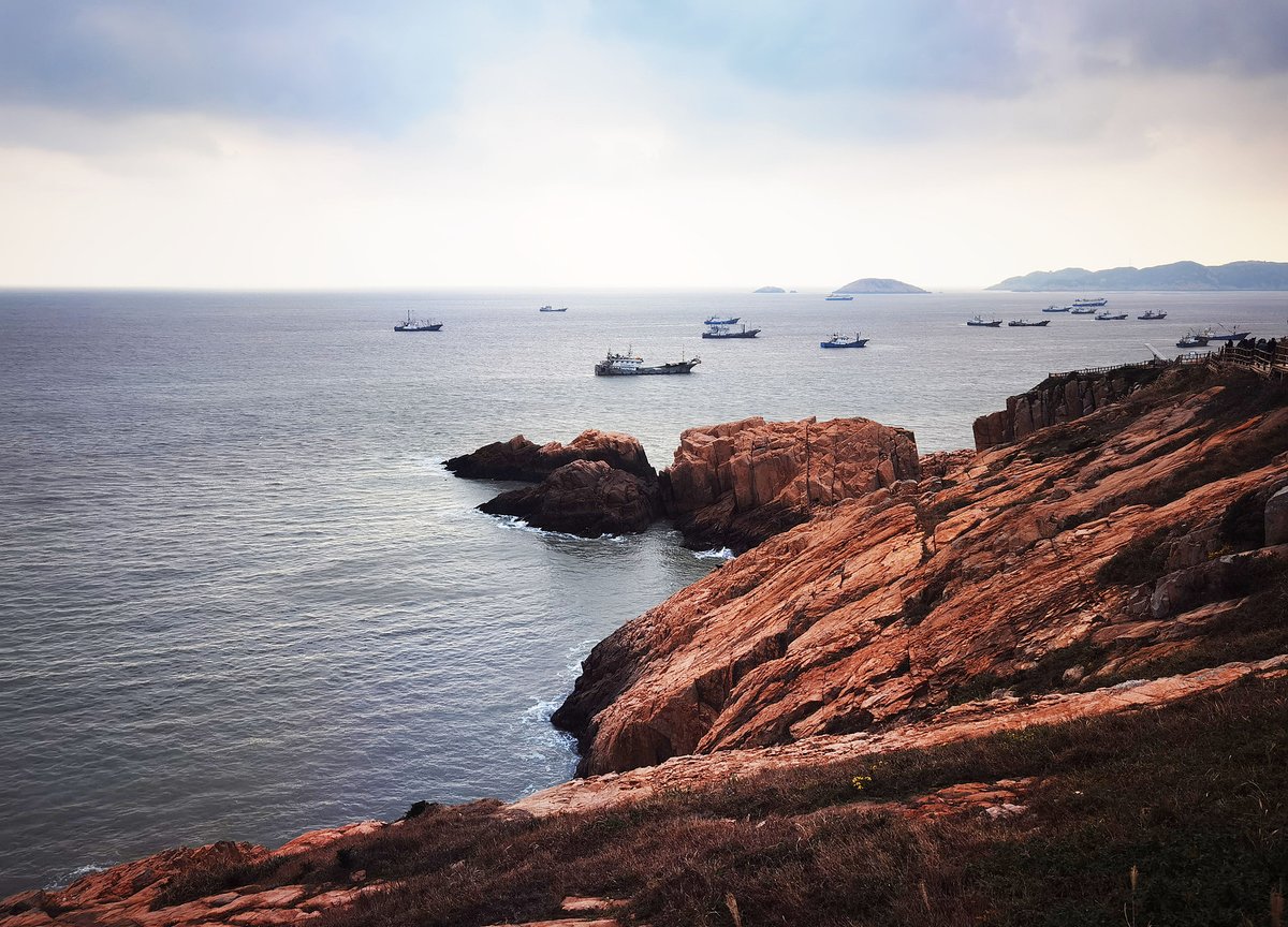In ancient China, pirates often took refuge on remote islands beyond government control, raiding coastal settlements and attacking passing ships
