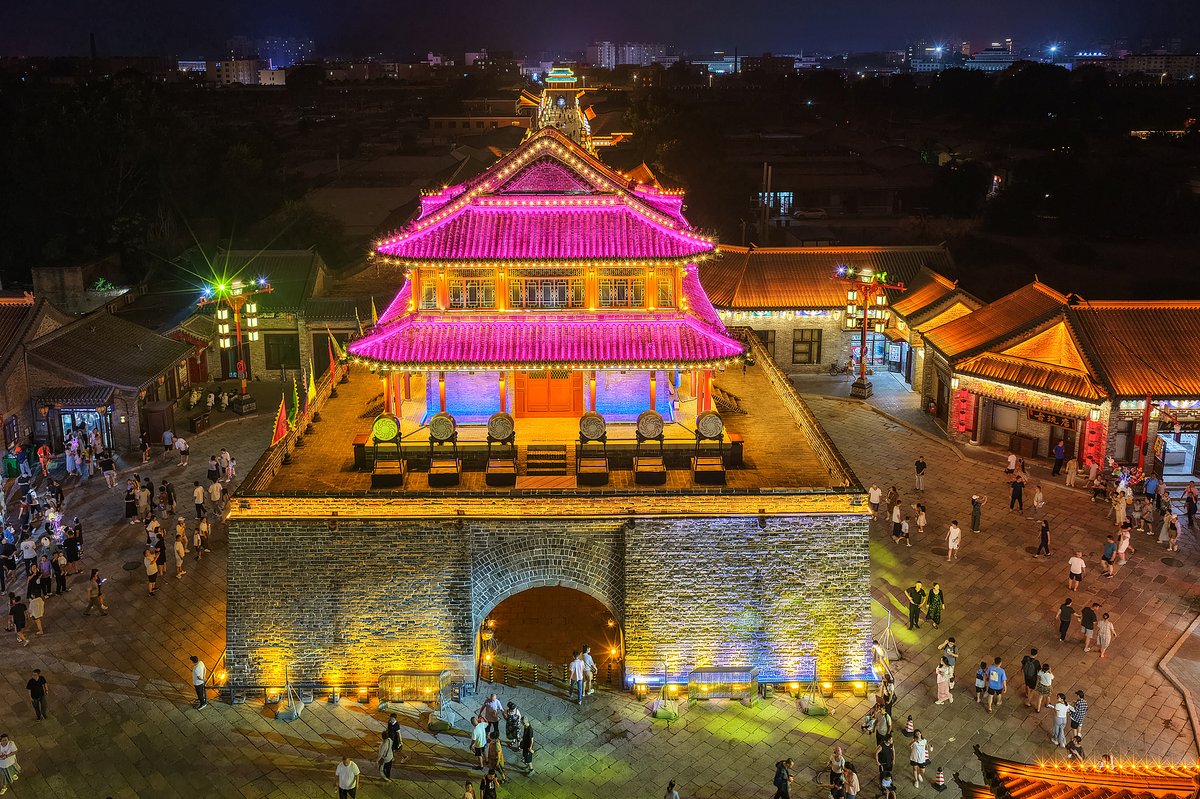 Xingcheng Ancient City illuminated after dark, National Day holiday destinations