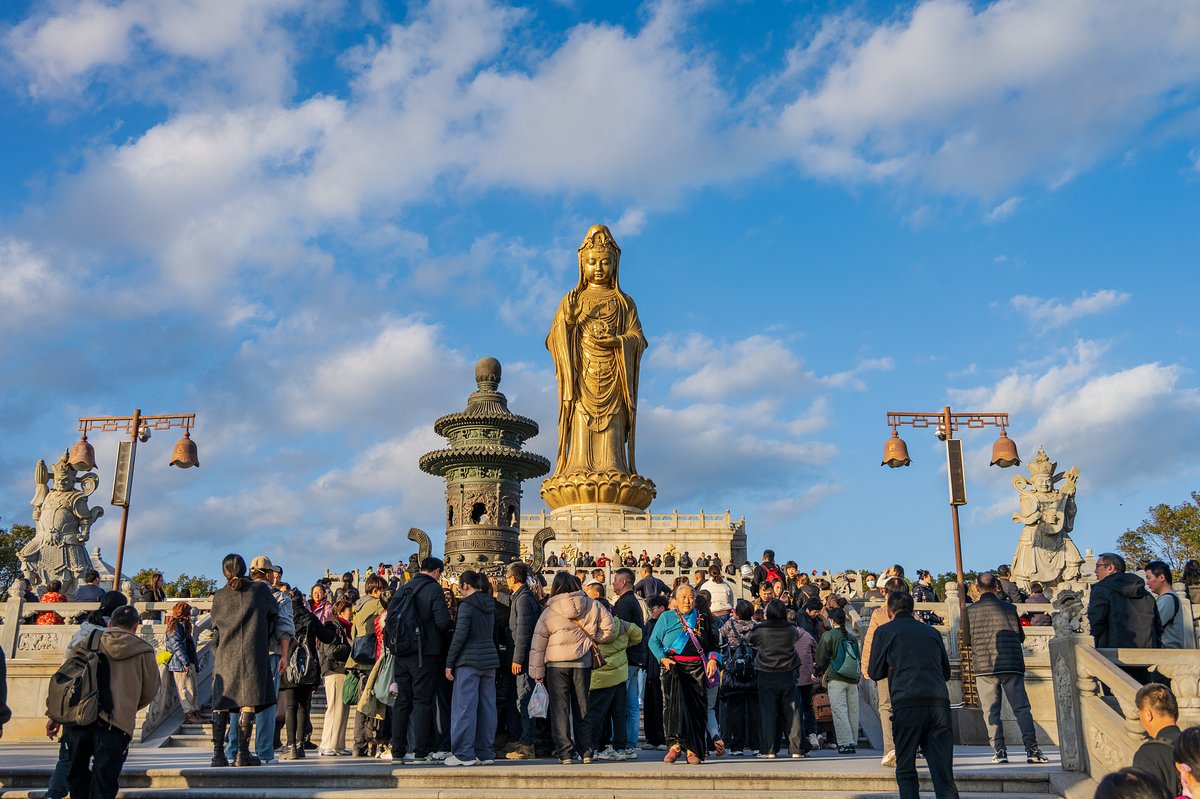 The large Guanyin statue on Mount Putuo is androgynous